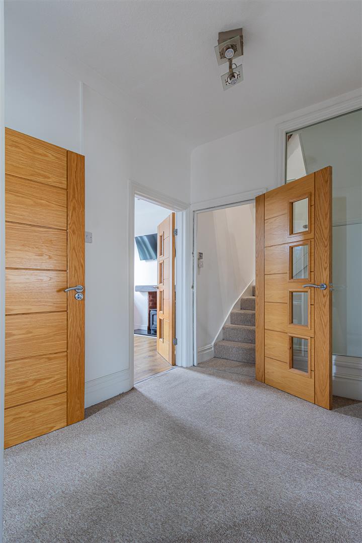 AMESBURY ROAD, PENYLAN, CARDIFF Jeffrey Ross Estate Agents